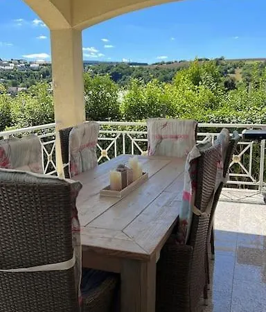 Naehe Saarbruecken Mit Grossem Garten
